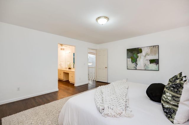 204 Brocdorf Drive, Wyoming, OH 45215