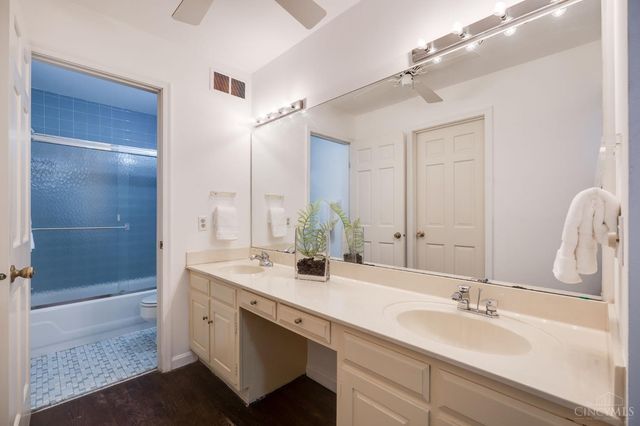 204 Brocdorf Drive, Wyoming, OH 45215