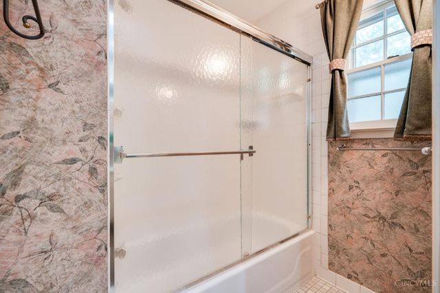 204 Brocdorf Drive, Wyoming, OH 45215