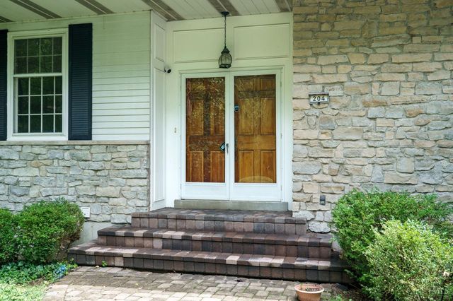 204 Brocdorf Drive, Wyoming, OH 45215