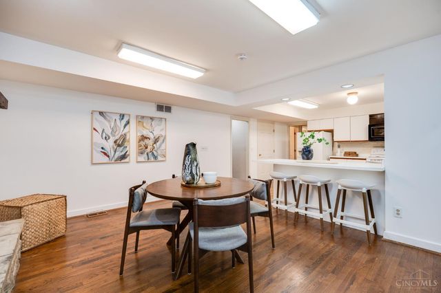 204 Brocdorf Drive, Wyoming, OH 45215