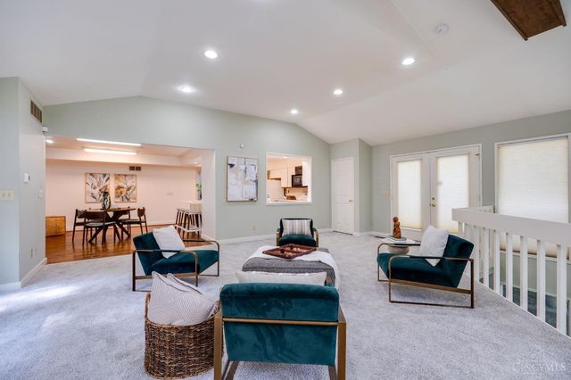 204 Brocdorf Drive, Wyoming, OH 45215