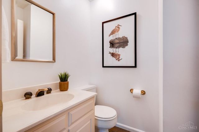 204 Brocdorf Drive, Wyoming, OH 45215