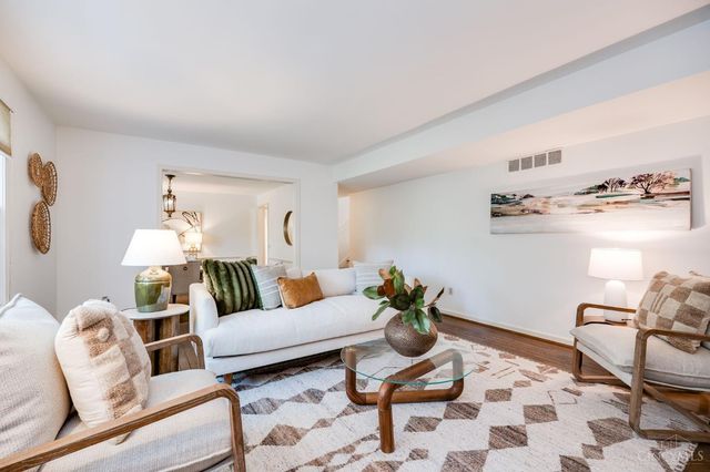 204 Brocdorf Drive, Wyoming, OH 45215