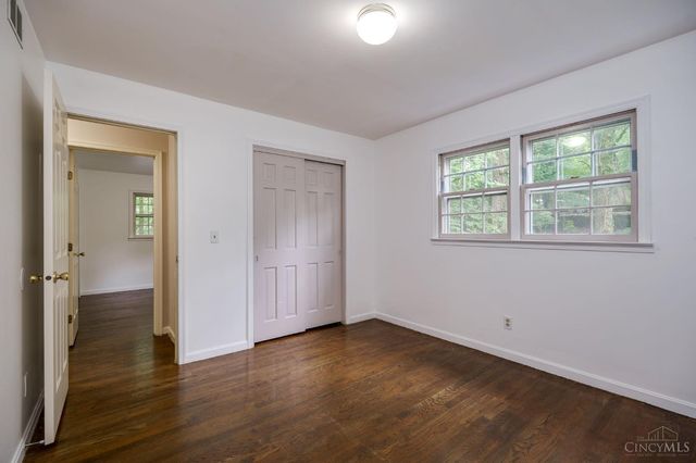 204 Brocdorf Drive, Wyoming, OH 45215