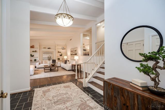 204 Brocdorf Drive, Wyoming, OH 45215