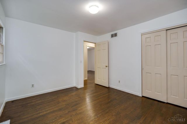 204 Brocdorf Drive, Wyoming, OH 45215