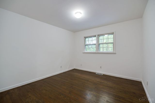 204 Brocdorf Drive, Wyoming, OH 45215