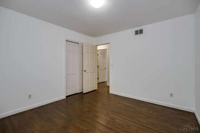 204 Brocdorf Drive, Wyoming, OH 45215