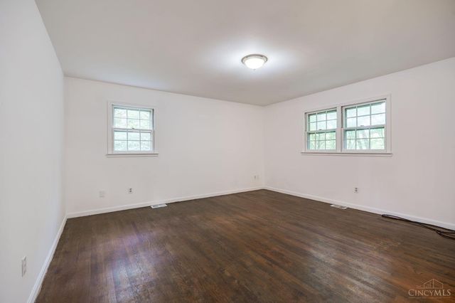 204 Brocdorf Drive, Wyoming, OH 45215