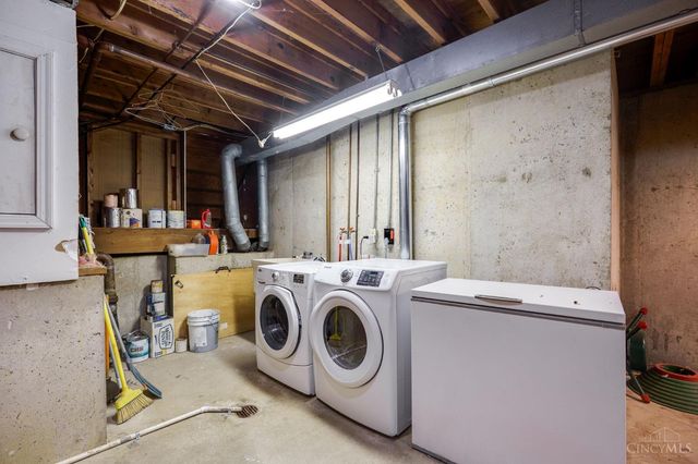 204 Brocdorf Drive, Wyoming, OH 45215