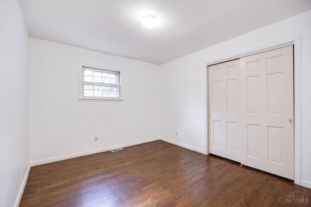 204 Brocdorf Drive, Wyoming, OH 45215