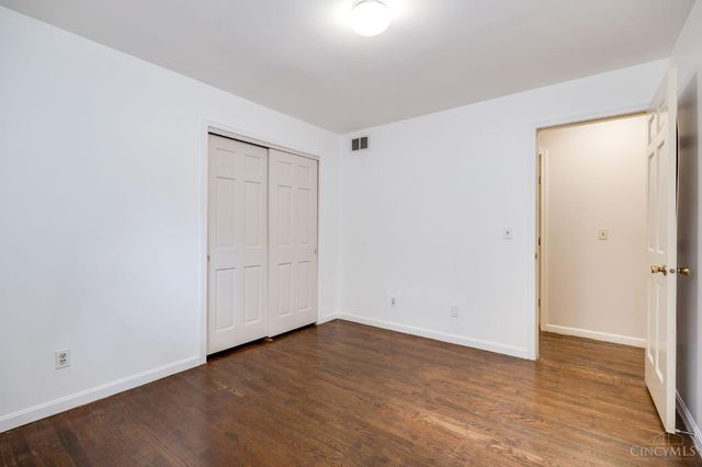 204 Brocdorf Drive, Wyoming, OH 45215