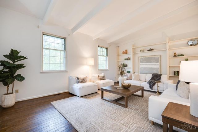 204 Brocdorf Drive, Wyoming, OH 45215