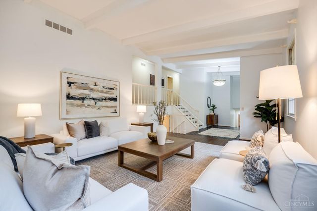 204 Brocdorf Drive, Wyoming, OH 45215