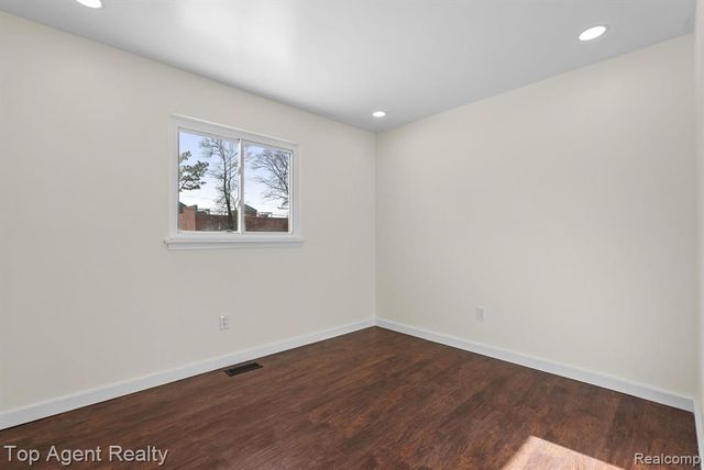 20222 Westhaven Avenue, Southfield, MI 48075