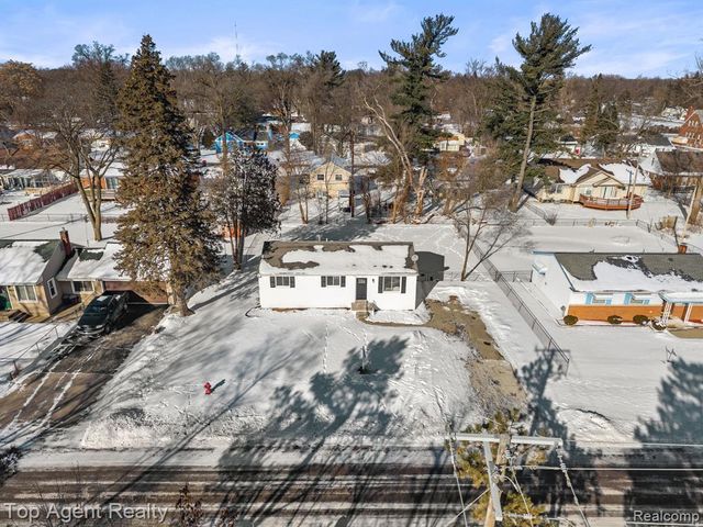 20222 Westhaven Avenue, Southfield, MI 48075