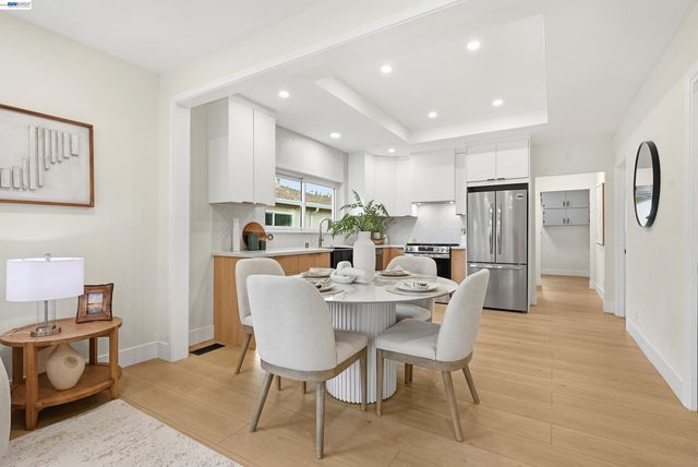 22 Garden Rd, Alameda, CA 94502