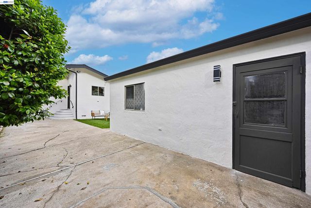22 Garden Rd, Alameda, CA 94502