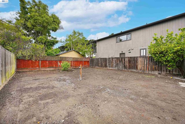 22 Garden Rd, Alameda, CA 94502