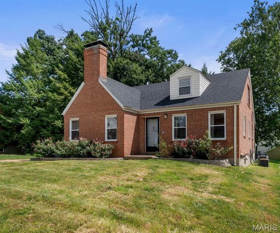 2956 Andover Drive, St Louis, MO 63121