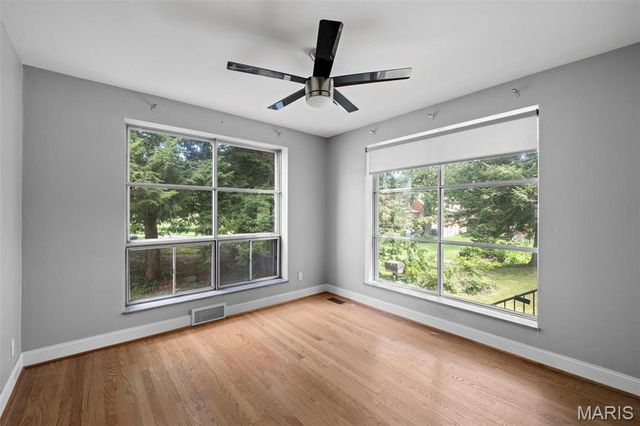 2956 Andover Drive, St Louis, MO 63121
