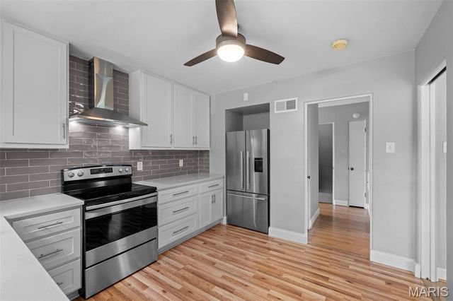 2956 Andover Drive, St Louis, MO 63121