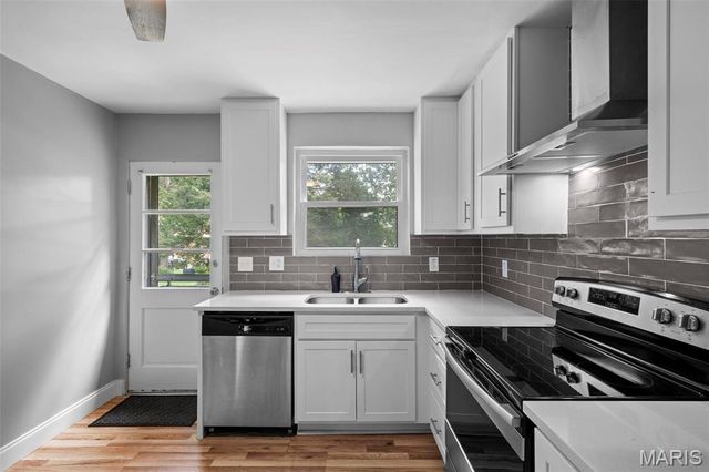 2956 Andover Drive, St Louis, MO 63121