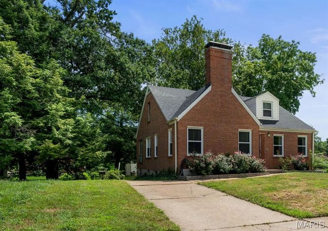 2956 Andover Drive, St Louis, MO 63121