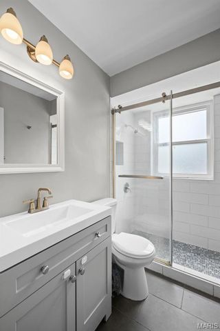 2956 Andover Drive, St Louis, MO 63121