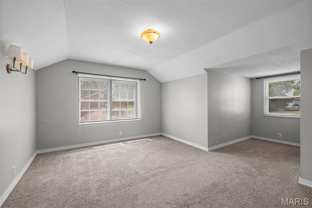 2956 Andover Drive, St Louis, MO 63121