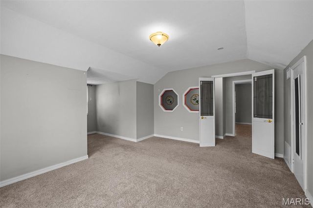 2956 Andover Drive, St Louis, MO 63121