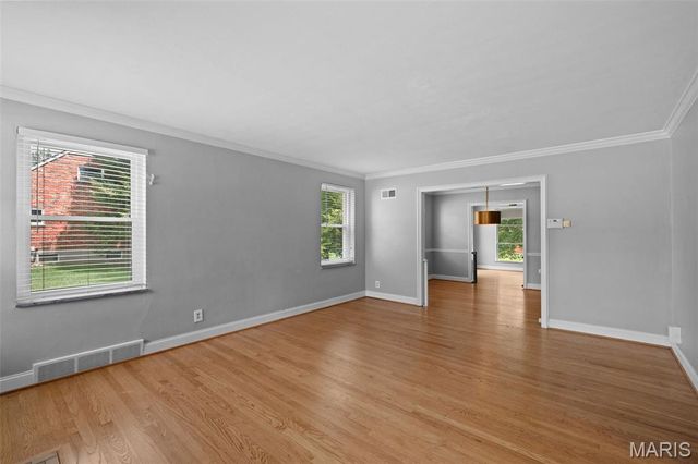 2956 Andover Drive, St Louis, MO 63121