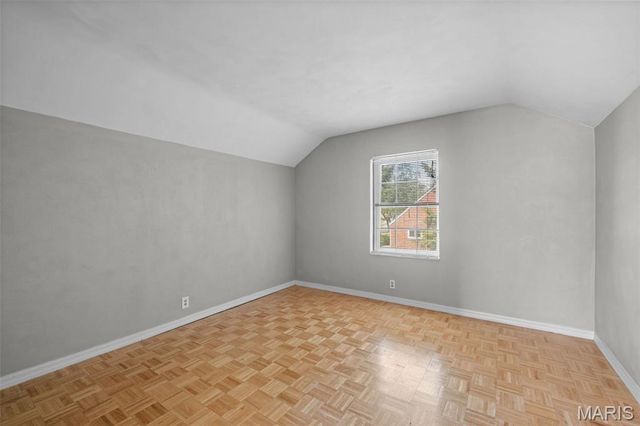 2956 Andover Drive, St Louis, MO 63121