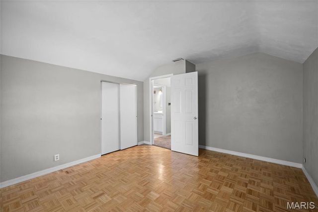 2956 Andover Drive, St Louis, MO 63121