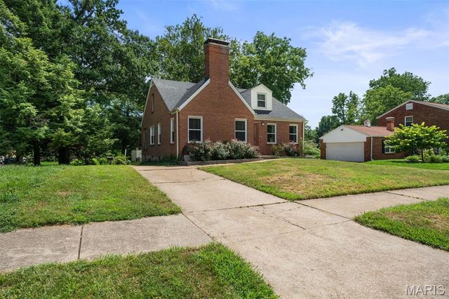 2956 Andover Drive, St Louis, MO 63121