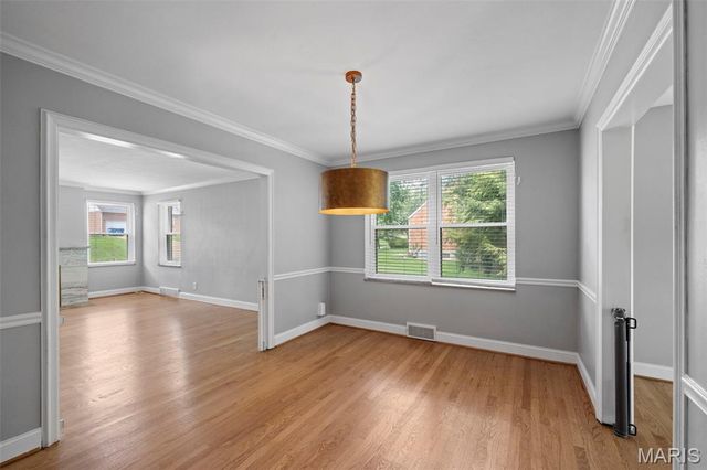 2956 Andover Drive, St Louis, MO 63121