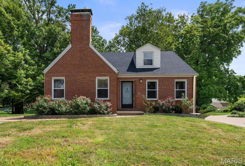 2956 Andover Drive, St Louis, MO 63121