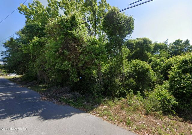 610 Howard Avenue, Biloxi, MS 39530