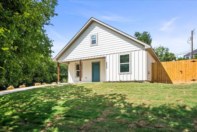 2502 NW 20th Street, Fort Worth, TX 76106