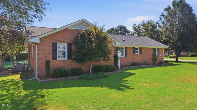 1100 Par 3 Drive S, Wilson, NC 27893