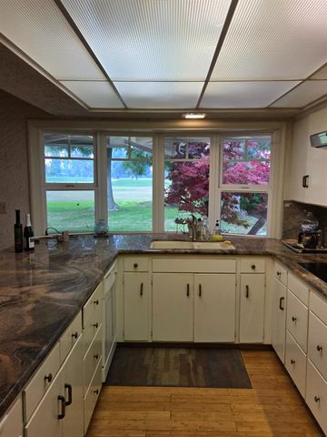 5867 E Club View Drive, Fresno, CA 93727