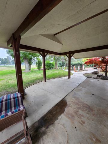 5867 E Club View Drive, Fresno, CA 93727