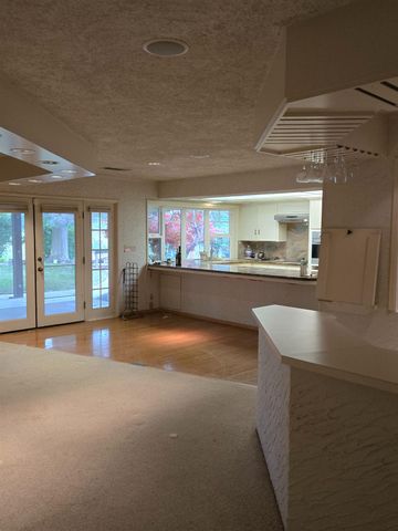 5867 E Club View Drive, Fresno, CA 93727