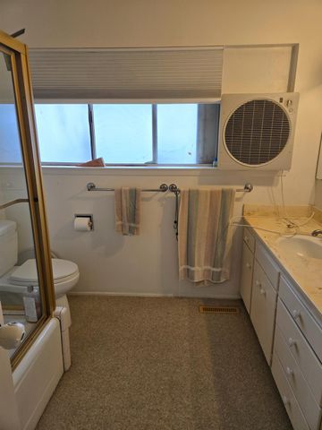 5867 E Club View Drive, Fresno, CA 93727