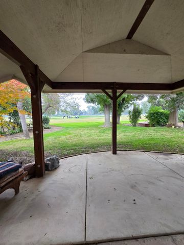 5867 E Club View Drive, Fresno, CA 93727