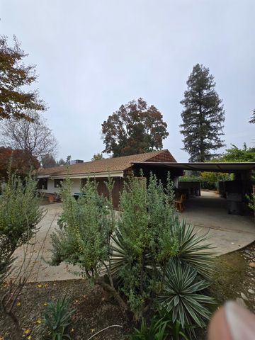 5867 E Club View Drive, Fresno, CA 93727