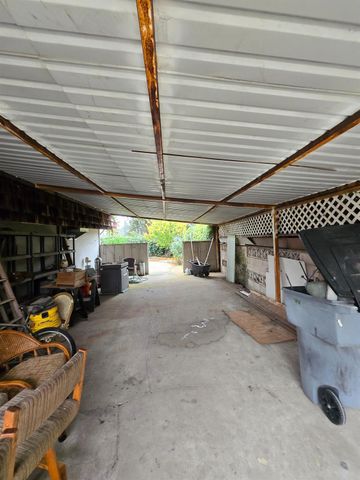 5867 E Club View Drive, Fresno, CA 93727