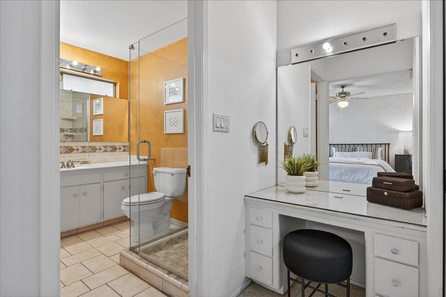 5867 E Club View Drive, Fresno, CA 93727