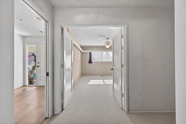 5867 E Club View Drive, Fresno, CA 93727